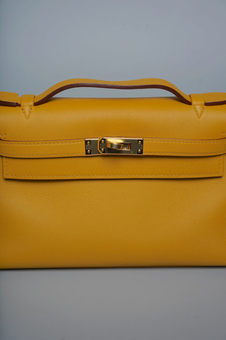 Hermes Kelly Pochette in Jaune Ambre Swift Ghw