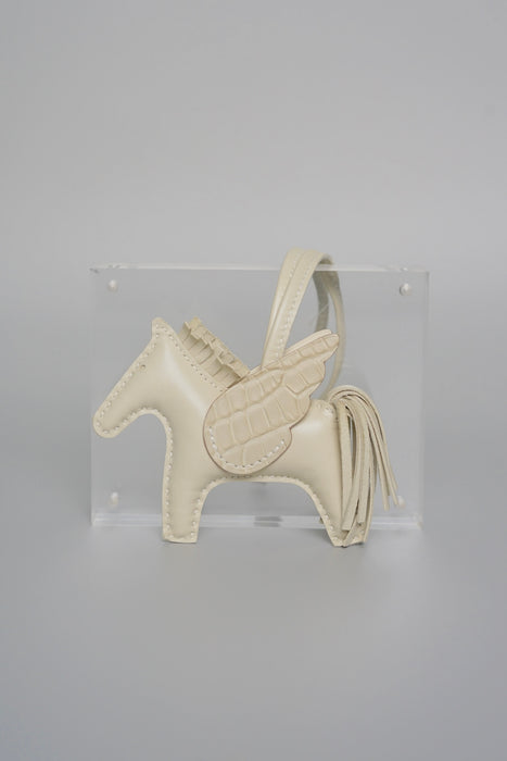 Hermes Rodeo Pegasus Charm PM in Craie/Nata/Beton Alligator Touch