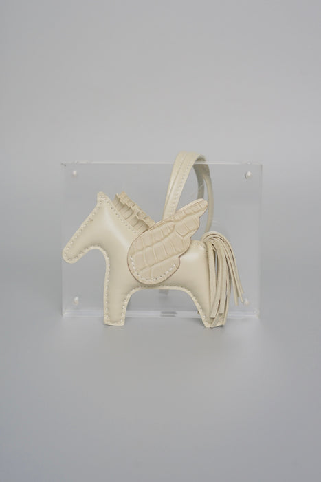 Hermes Rodeo Pegasus Charm PM in Craie/Nata/Beton Alligator Touch