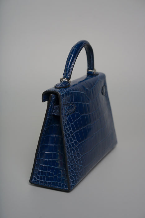 Hermes Kelly 20 in Blue sapphir shiny alligator Phw