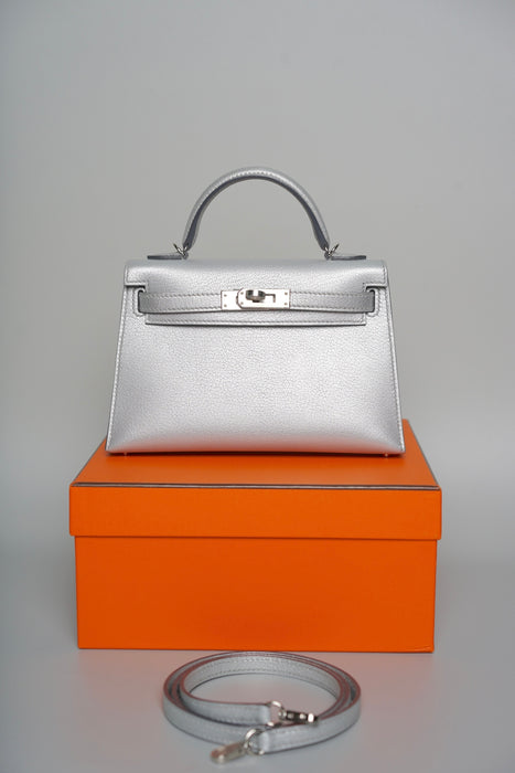 Hermes Kelly 20 in Gris Argente Chevre Phw
