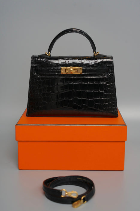 Hermes Kelly 20 in Black Shiny Alligator Ghw