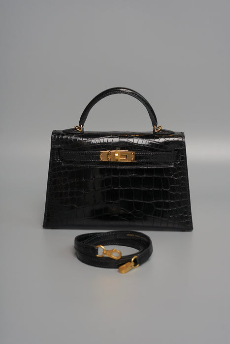 Hermes Kelly 20 in Black Shiny Alligator Ghw