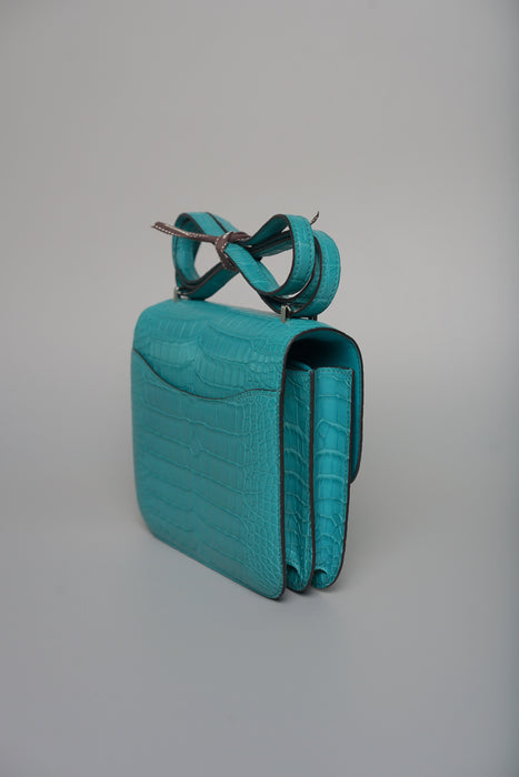 Hermes Constance 18 in Blue Paon Matte Alligator Phw