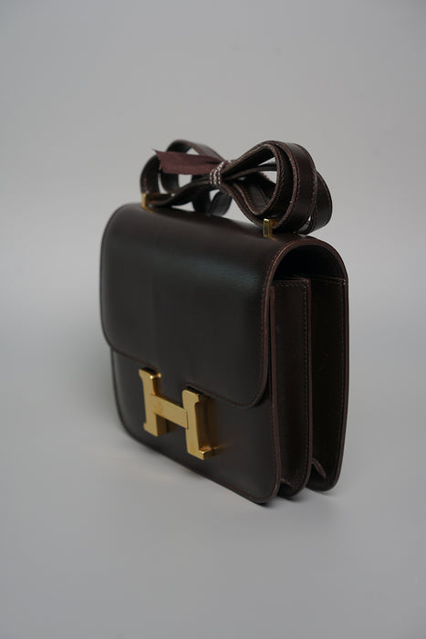 Hermes Constance 18 in Chocolate Ghw
