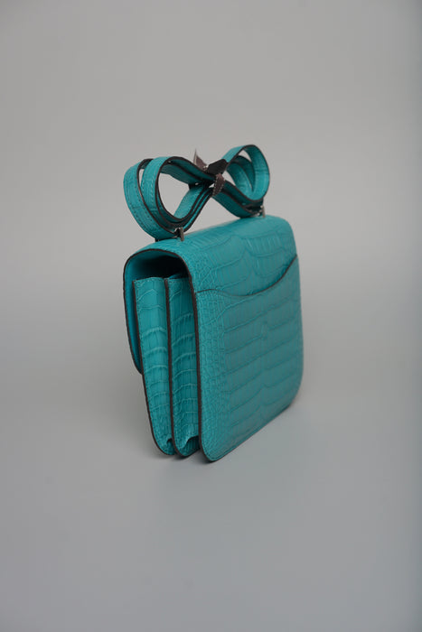 Hermes Constance 18 in Blue Paon Matte Alligator Phw