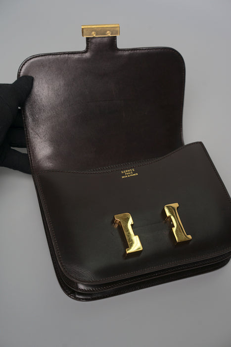 Hermes Constance 18 in Chocolate Ghw