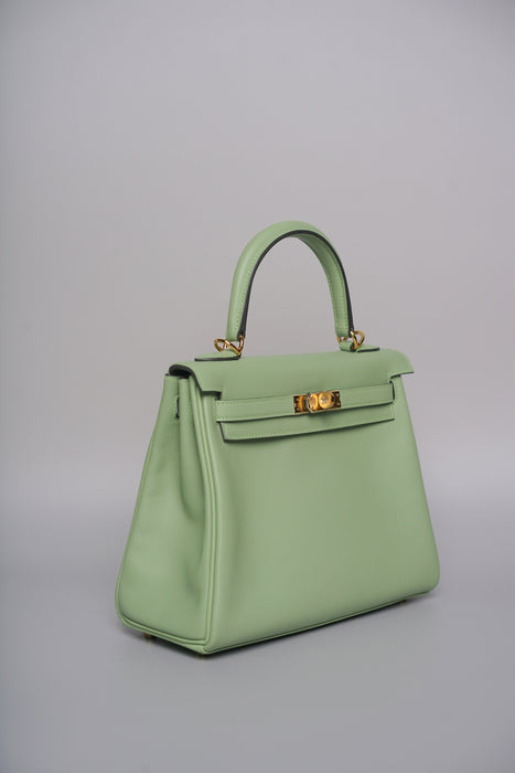 Hermes Kelly 25 in Vert Criquet Swift Ghw (Brand New)