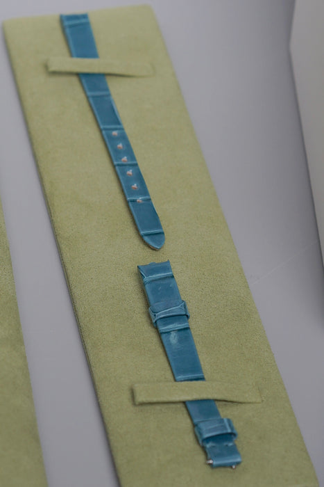 VCA Sweet Alhambra Blue Alligator Watch in Yellow Gold (Brand New)