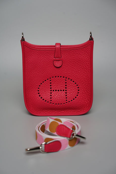 Hermes Mini Evelyne Sangle Flipperball in Framboise Phw