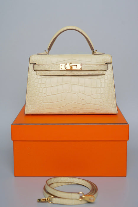 Hermes Kelly 20 HSS in Vanilla Matte Alligator Ghw (Brand new)