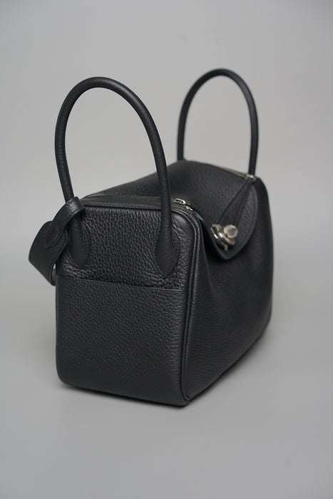 Hermes Lindy 26 in Noir Phw