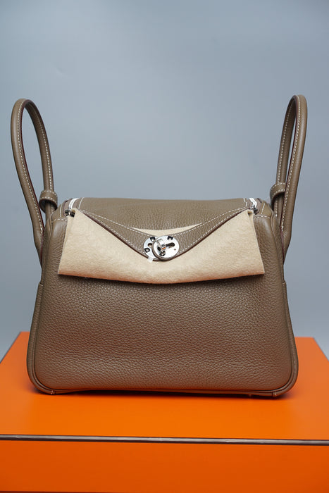 Hermes Lindy 26 in Etoupe Phw (Brand New)