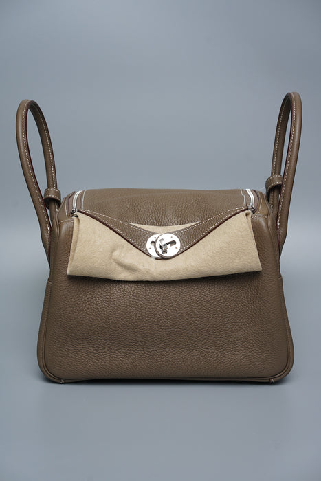 Hermes Lindy 26 in Etoupe Phw (Brand New)