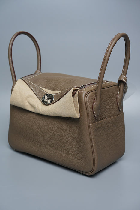 Hermes Lindy 26 in Etoupe Phw (Brand New)