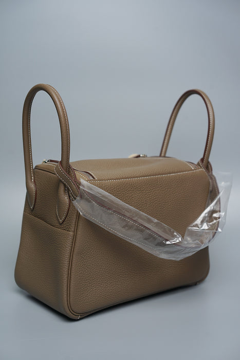 Hermes Lindy 26 in Etoupe Phw (Brand New)