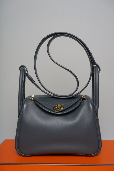 Hermes Mini Lindy in Gris Misty Swift Permabrass