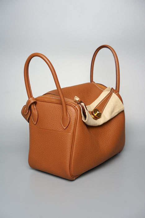 Hermes Lindy 26 in Gold Ghw