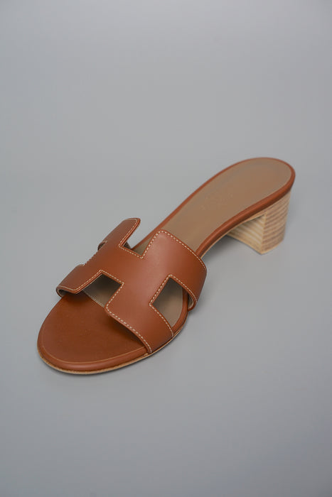 Hermes Oasis Sandals in Gold Size 37 (Brand New)