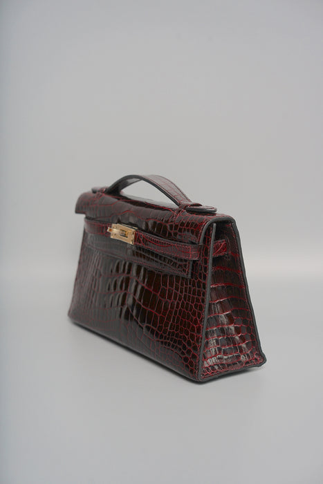 Hermes Kelly Pochette in Bordeaux Shiny Alligator Permabrass