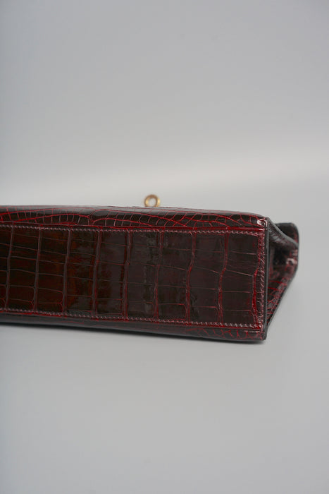 Hermes Kelly Pochette in Bordeaux Shiny Alligator Permabrass