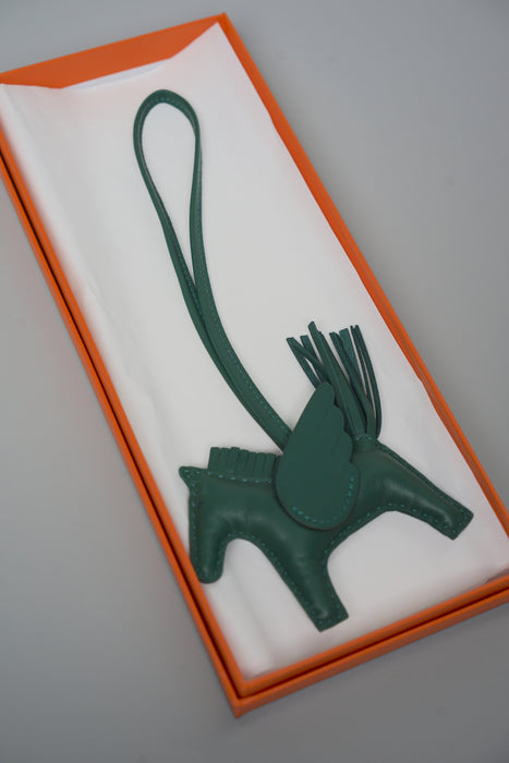 Hermes Pegase PM Charm in Vert Moyen (Brand New)