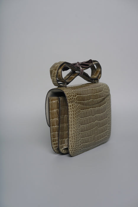 Hermes Constance 18 in Gris T Shiny Alligator Phw