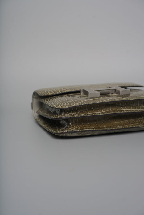 Hermes Constance 18 in Gris T Shiny Alligator Phw