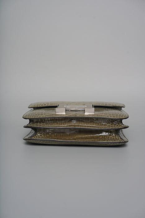 Hermes Constance 18 in Gris T Shiny Alligator Phw