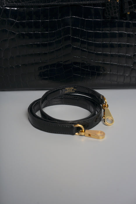 Hermes Kelly 28 in Black Shiny Alligator Ghw