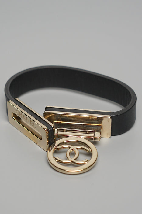 Chanel 19C Bracelet in Gold/Black