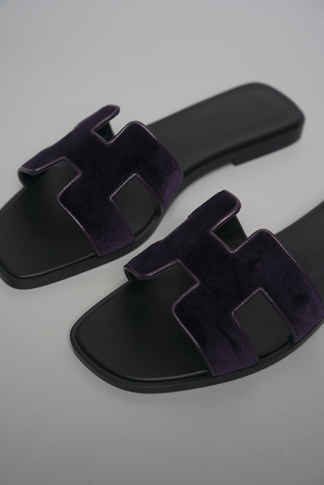 Hermes Oran Sandal in Violet Fonce Size 37.5 (Brand New)