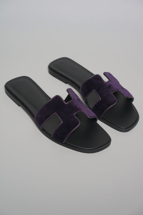 Hermes Oran Sandal in Violet Fonce Size 37.5 (Brand New)