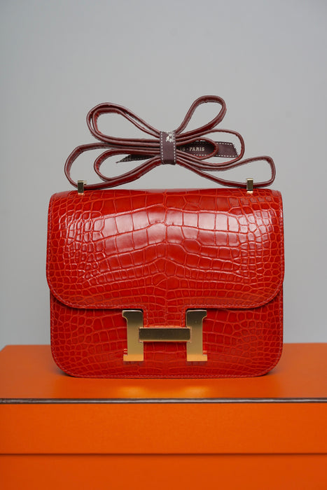 Hermes Constance 18 in Geranium Shiny Alligator Ghw