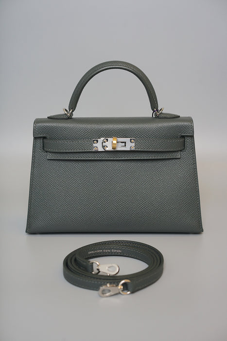 Hermes Kelly 20 in Vert Mangrove Epsom Electrum