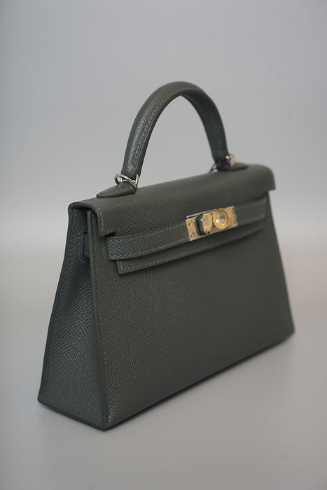 Hermes Kelly 20 in Vert Mangrove Epsom Electrum