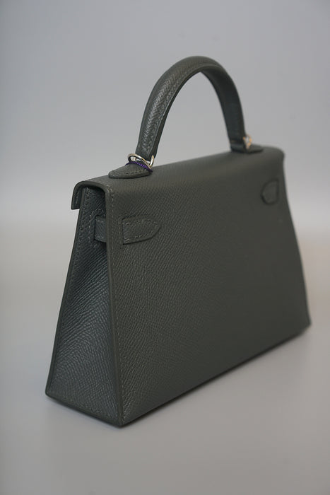 Hermes Kelly 20 in Vert Mangrove Epsom Electrum