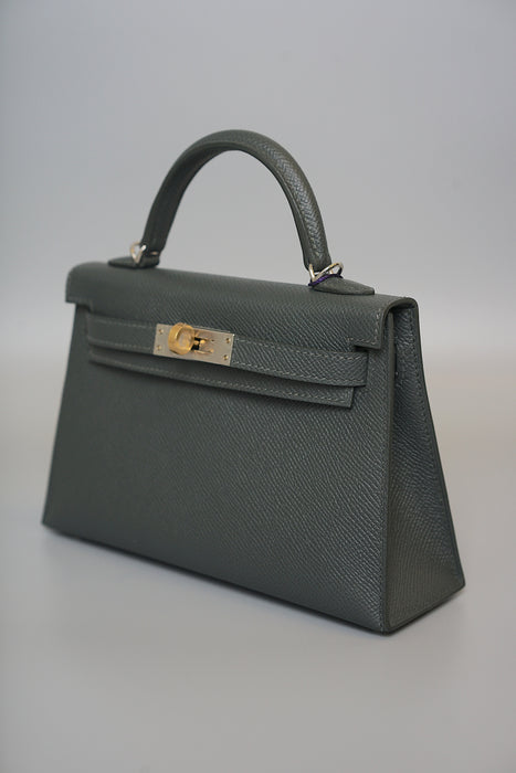 Hermes Kelly 20 in Vert Mangrove Epsom Electrum