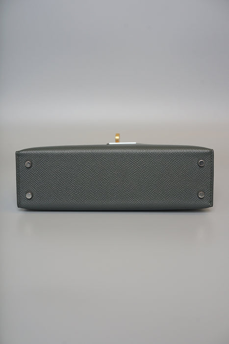 Hermes Kelly 20 in Vert Mangrove Epsom Electrum