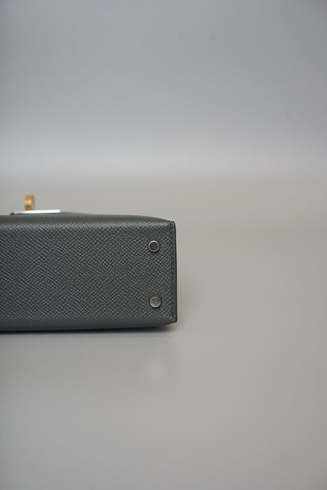 Hermes Kelly 20 in Vert Mangrove Epsom Electrum