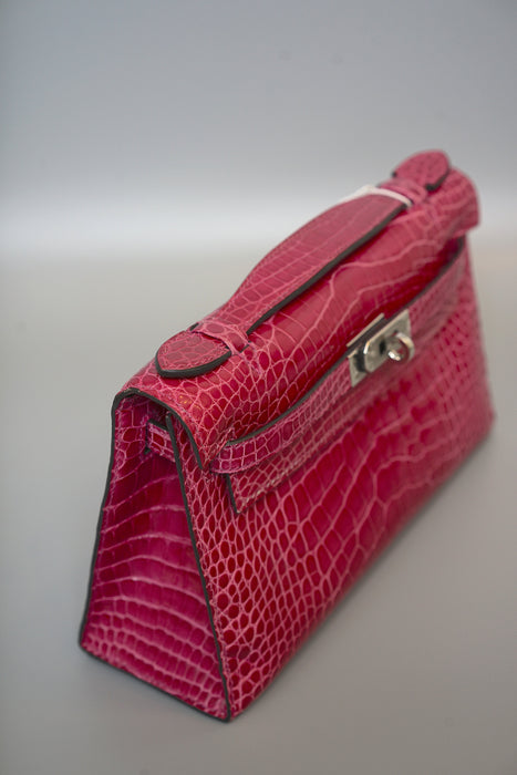 Hermes Kelly Pochette in Rose Scheherazade Shiny Alligator Phw
