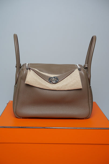 Hermes Lindy 26 in Etoupe Phw (Brand New)