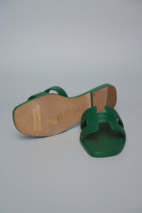 Hermes Oran Sandals in Vert Cactus Size 35.5 (Worn once)