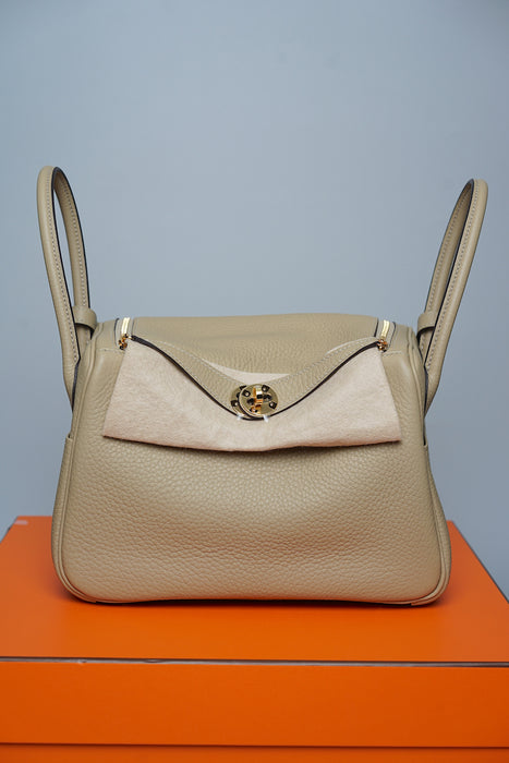 Hermes Lindy 26 in Trench Ghw (Brand New)