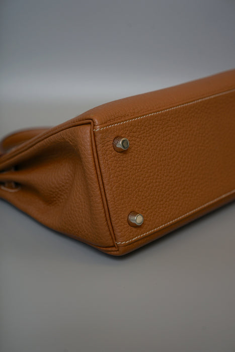 Hermes Kelly 25 in Gold Togo Phw (Brand New)