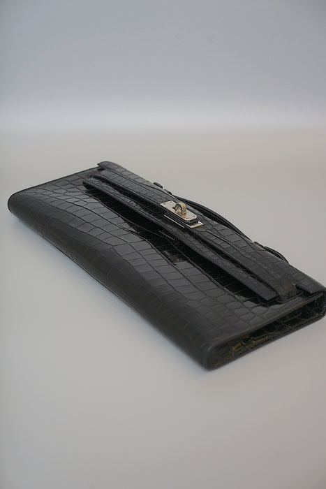 Hermes Kelly Cut in Black Shiny Alligator Phw