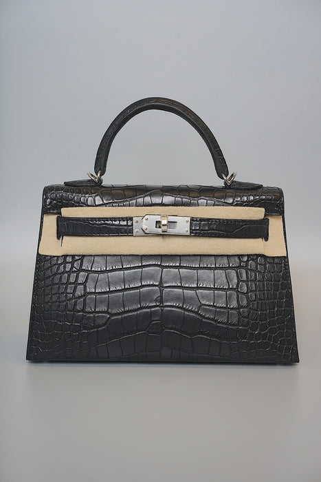 Hermes Kelly 20 in Black Matte Alligator Phw (Brand New)