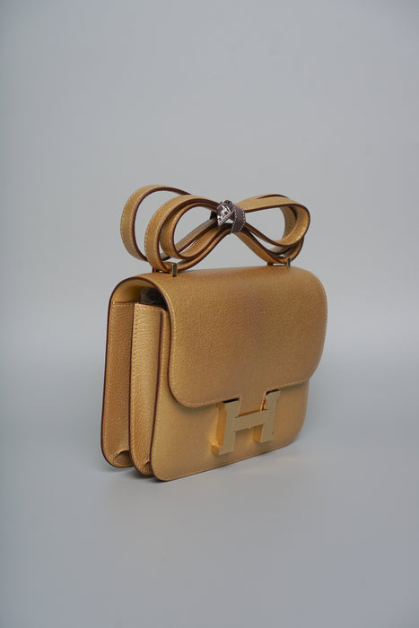 Hermes Constance 18 in Dore Chevre Permabrass (Brand New)