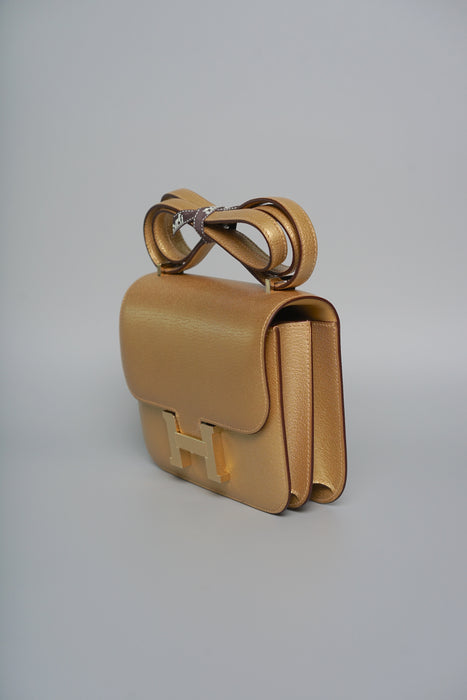 Hermes Constance 18 in Dore Chevre Permabrass (Brand New)