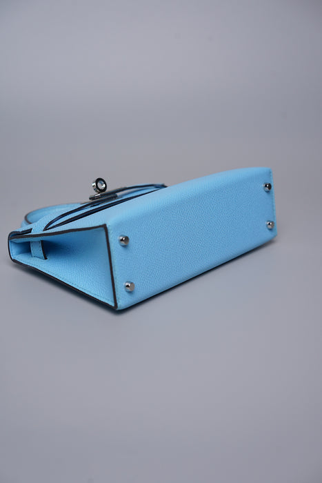 Hermes Kelly 20 in Blue Celeste Epsom Phw